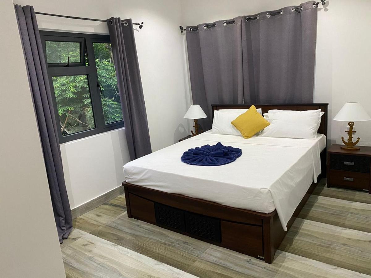 Jasmine Stay Self-Catering Apartments Victoria Esterno foto