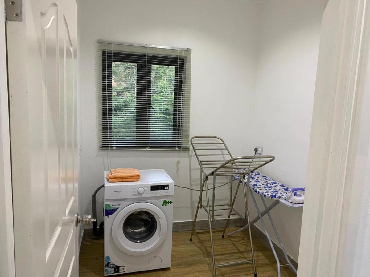 Jasmine Stay Self-Catering Apartments Victoria Esterno foto
